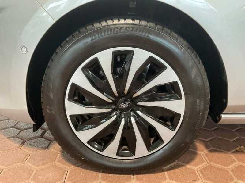 Ford Fiesta Titanium X RÜCKF. Winter-P. PDC. NAVI. Allwetterreifen