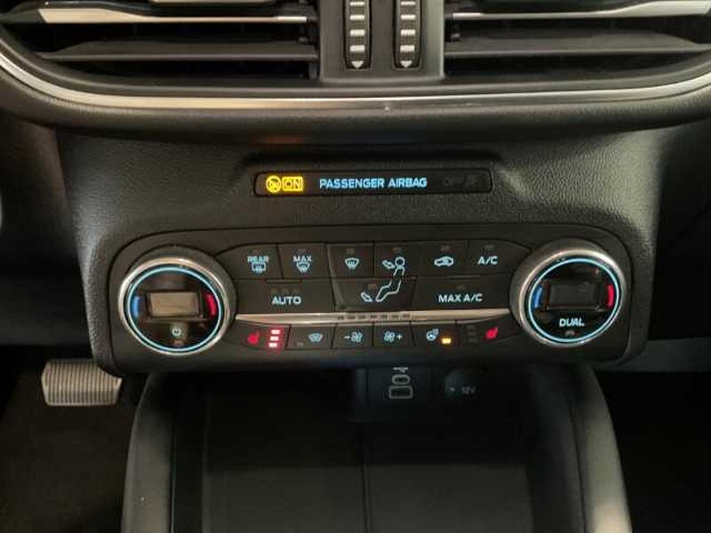 Ford Kuga Plug-In Hybrid Vignale PDC. RÜCKF. NAVI. Winter-P