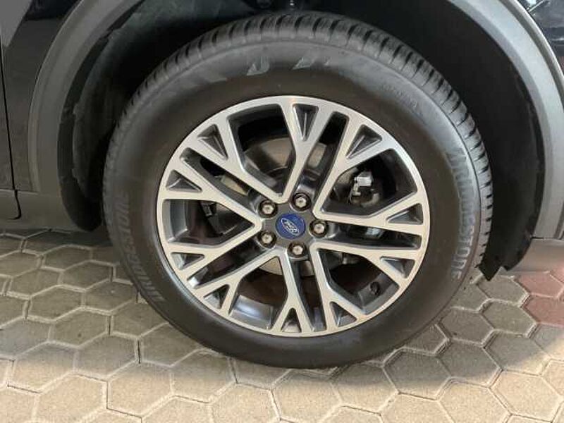 Ford Kuga Titanium X RÜCKF. NAVI. Winter-P. PDC. Allwetterreifen