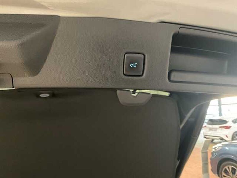 Ford Kuga ST-Line X NAVI. PDC. RÜCKF. Frontkamera + Sitzheizung