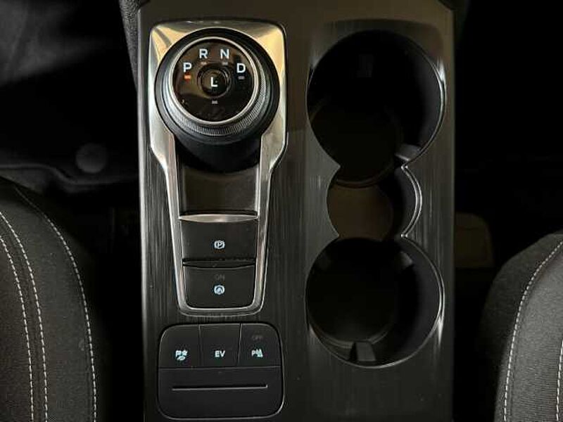 Ford Kuga Cool&Connect+Automatik+PDC+Navi+Winter-P.