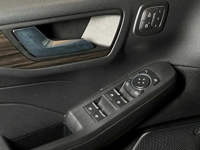 Ford Kuga Vignale+Pano+AHK+B&O+Head-Up+Key-Free