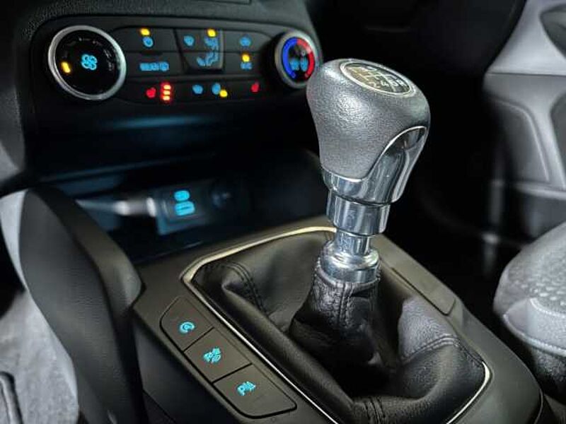 Ford Focus Cool&Connect+Parklpilot+Winter-P. +Tempo