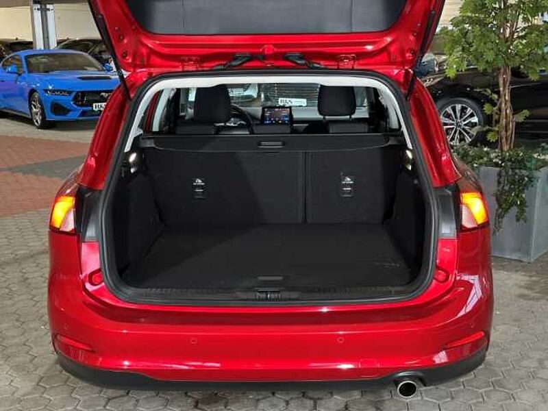 Ford Focus Cool&Connect+Parklpilot+Winter-P. +Tempo