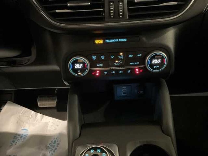 Ford Kuga Plug-In Hybrid Vignale Pano. RÜCKF. NAVI. PDC. Frontkamera