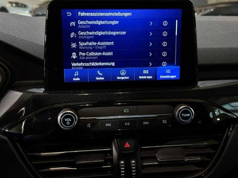 Ford Kuga ST-Line X+AHK+Pano+B&O+Head-Up+Key-Free