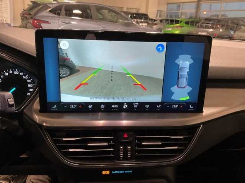 Ford Focus Turnier Titanium 4J Garantie RÜCKF. PDC NAVI.