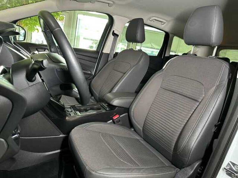 Ford Kuga Titanium+Kamera+Navi+Key-Free+Winter-P.