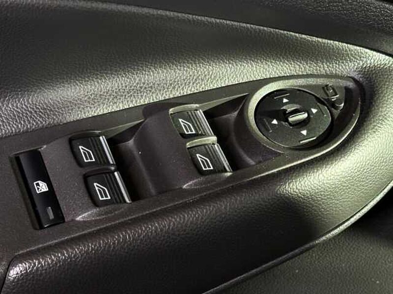 Ford Kuga Titanium+Kamera+Navi+Key-Free+Winter-P.