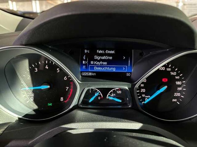 Ford Kuga Titanium+Kamera+Navi+Key-Free+Winter-P.