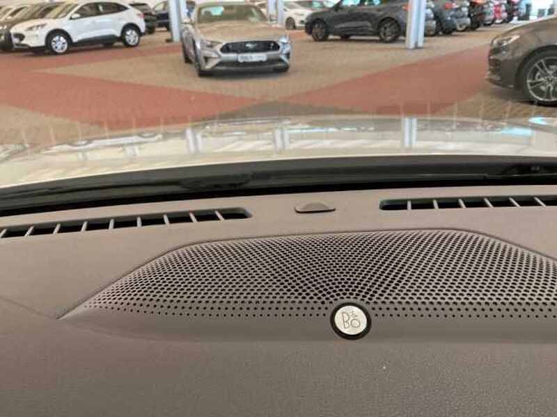 Ford Kuga PHEV Titanium-X+Rückfahrkamera+Sitzheizung PHEV Titanium-X+Rückfahrkamera+Sitzheizung
