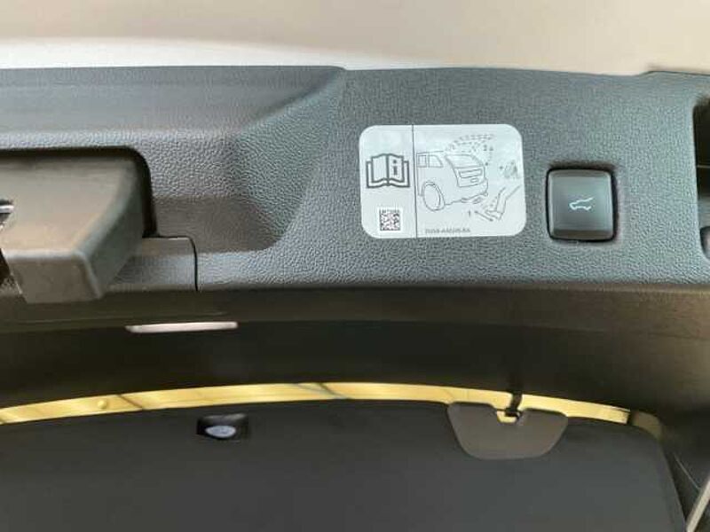 Ford Kuga PHEV Titanium-X+Rückfahrkamera+Sitzheizung PHEV Titanium-X+Rückfahrkamera+Sitzheizung